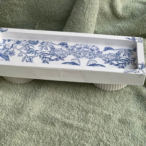 Long tray